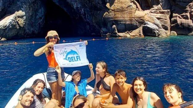 Vulcano, messa in sicurezza della Grotta del Cavallo: cavo tarozzato anti barche a motore