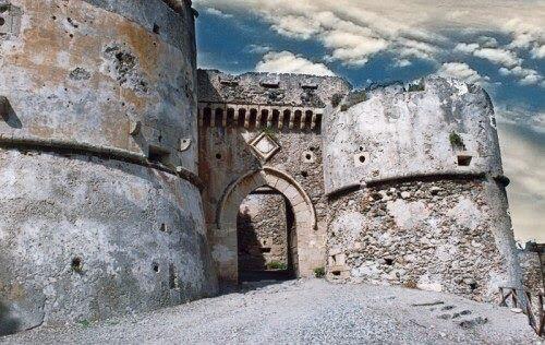 Castello di Milazzo, il suggestivo Festival dei “Teatri di Pietra”: al via con “Fedra”