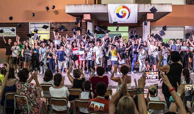 Graduation Day alla media Zirilli di Milazzo per la festa di fine anno scolastico
