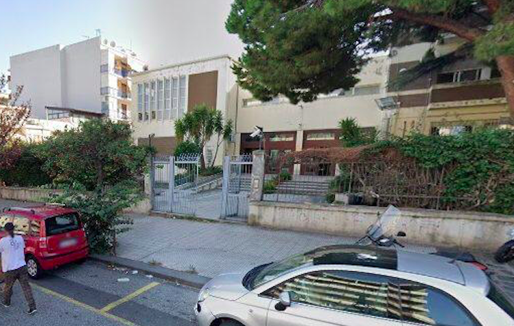 Milazzo, la mamma di Ciccio Polo si incatena al Tribunale dei Minori: “Voglio rivedere mia nipote”