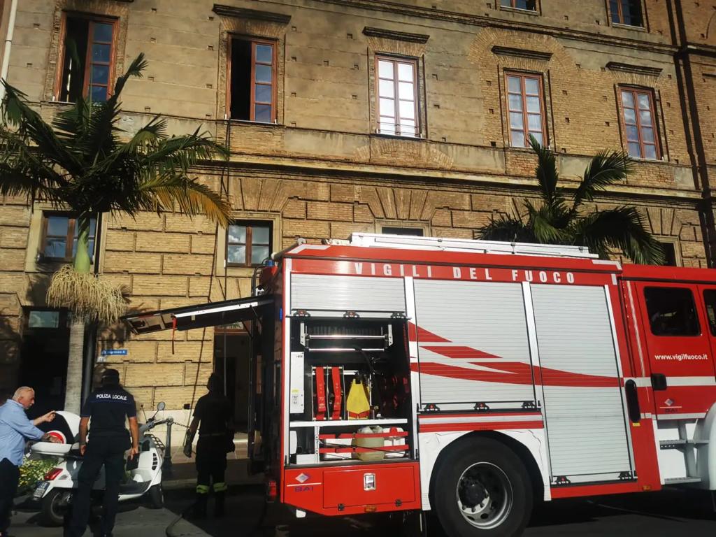 Milazzo, il municipio riapre al pubblico dopo l’incendio: pesante il bilancio dei danni