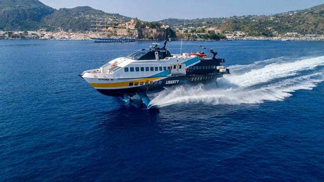 Eolie, aumentano le miglia di aliscafi e navi: impegno Schifani per sconti ai pendolari