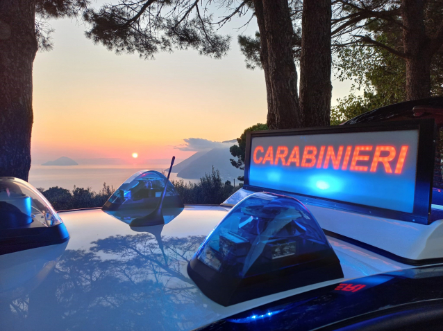 Isole Eolie, controlli dei Carabinieri: due persone denunciate per droga