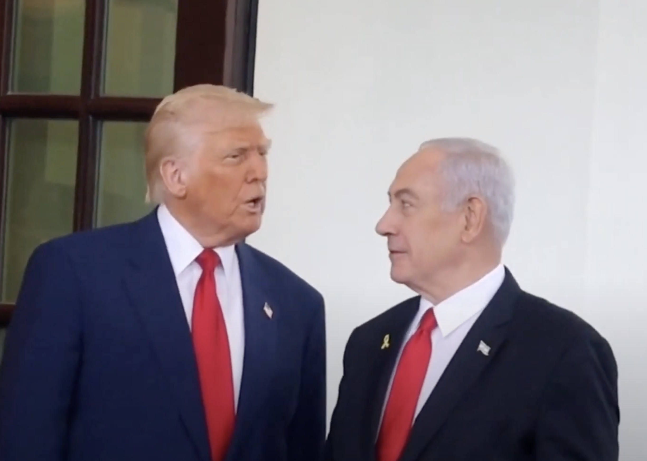 Trump difende Netanyahu: โNon sarร arrestato a New York durante lโAssemblea Onuโ e avverte lโIran