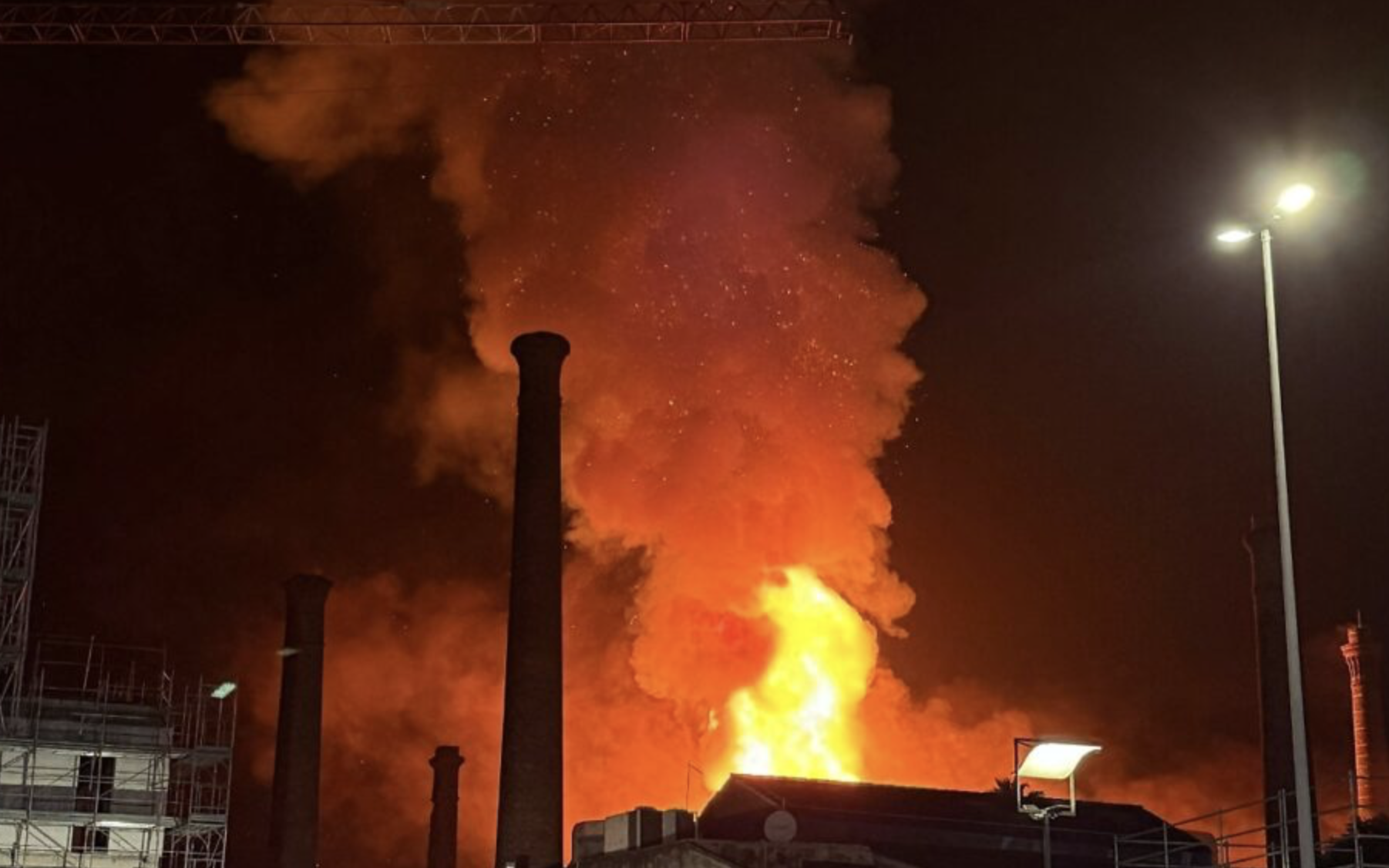 Catania, incendio distrugge il Ciotolone de Le Ciminiere: indagini della Procura per ipotesi dolosa