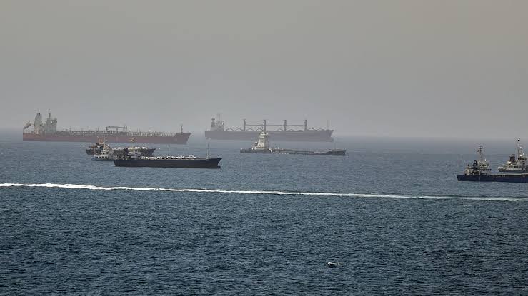 Iran, nuovi attacchi Usa per la nona notte consecutiva: tensione alta nello Stretto di Hormuz