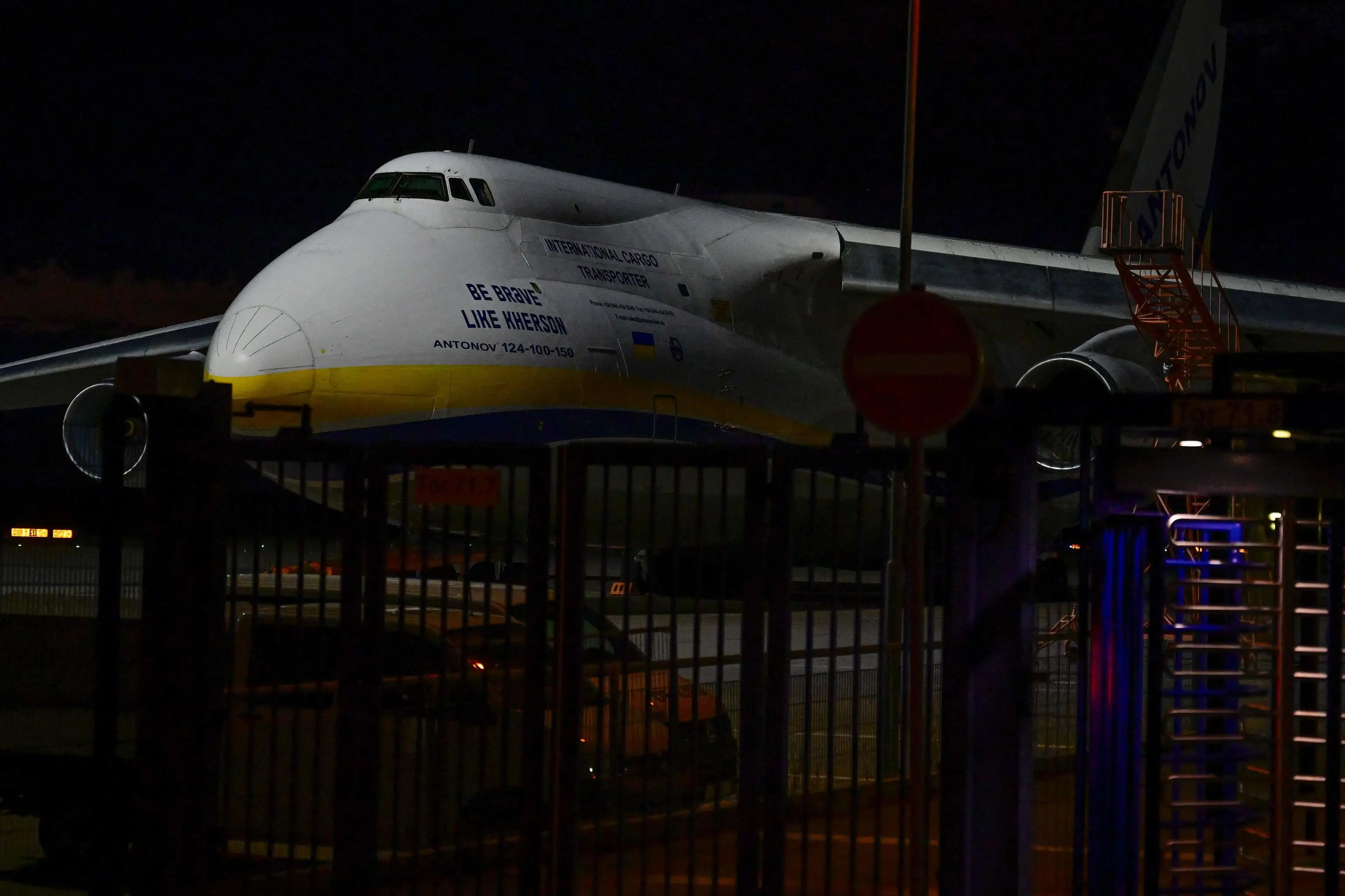 Droni sull’aeroporto di Lipsia/Halle, Berlino accusa: individuati due sospetti. Mosca convoca il diplomatico tedesco