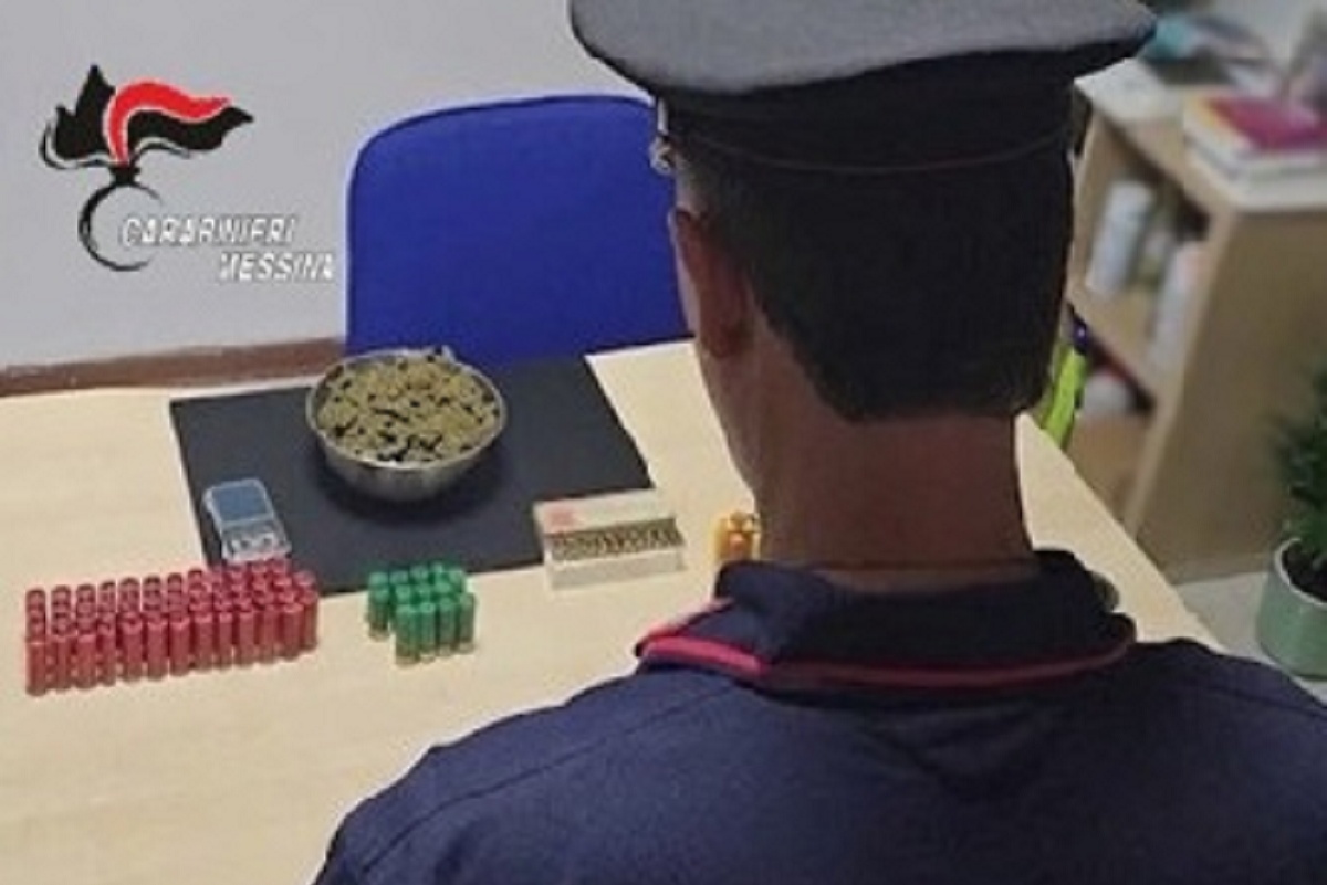 Roccalumera, arrestato 37enne: in casa 170 grammi di marijuana e 77 cartucce